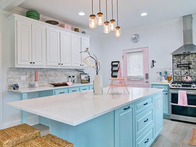 4060 Merritt Dr — Photo 6