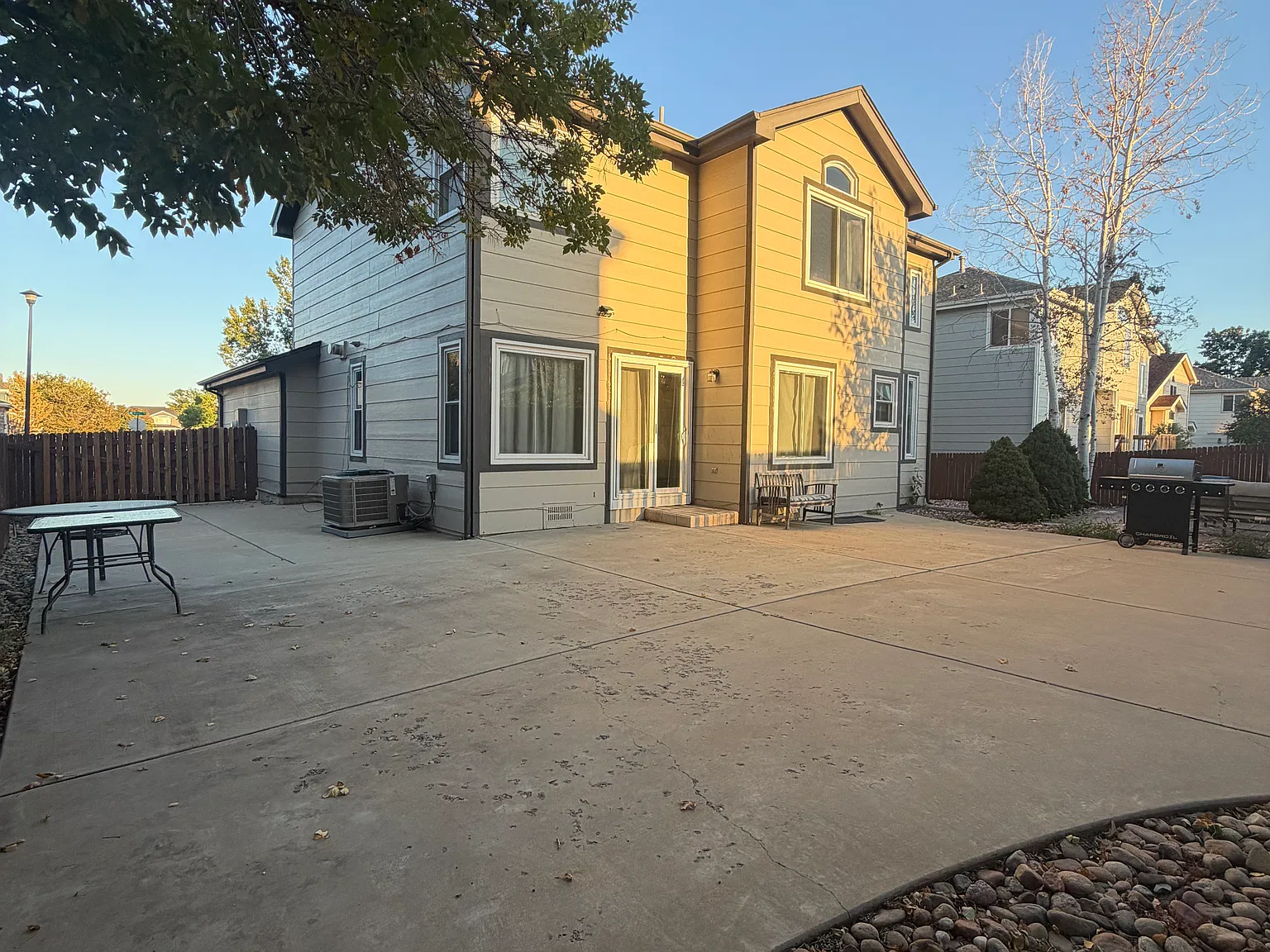 6 bed, 2512 sqft, $5,500 — Photo 3