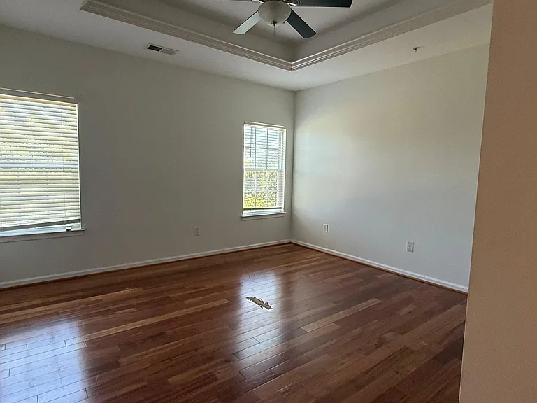 7581 Taunton Ct — Photo 11