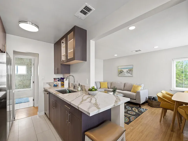 4725 Greene St — Photo 8