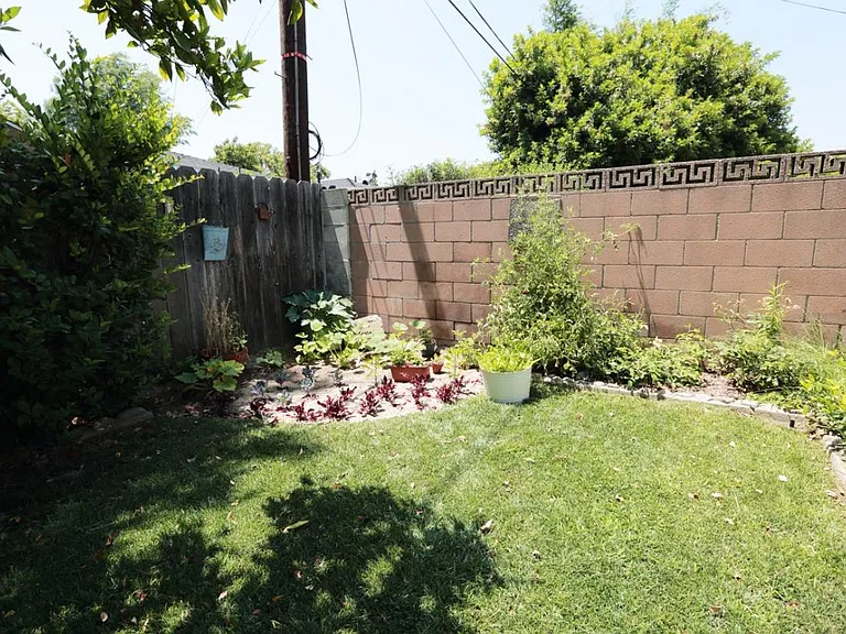 729 N Ontario St — Photo 14