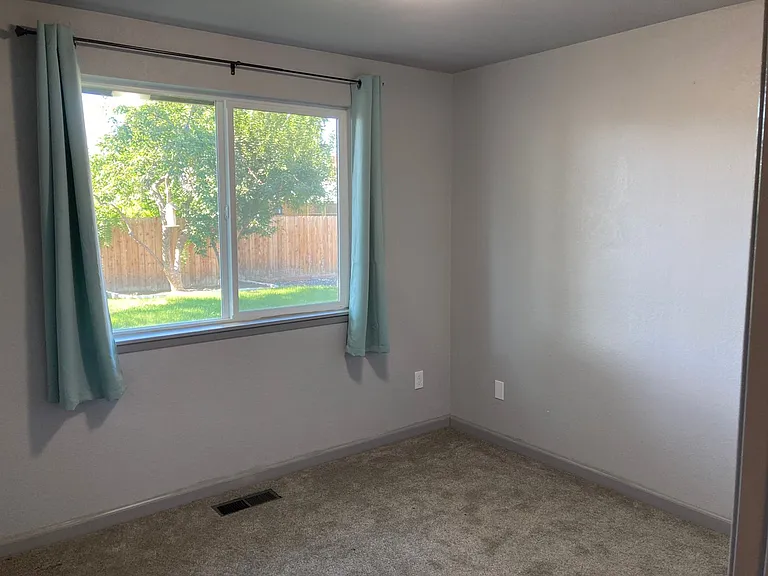 1309 Woodbury St — Photo 15