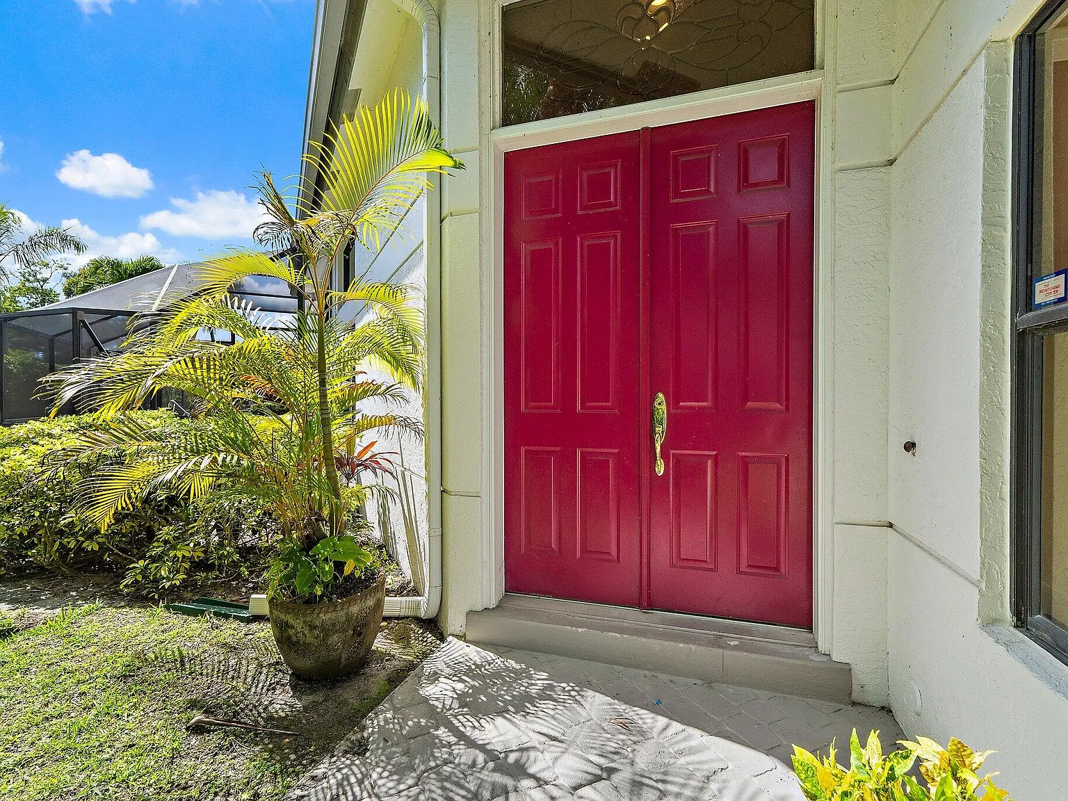 3 bed, 3.0 bath, 2481 sqft, $8,500 — Photo 3
