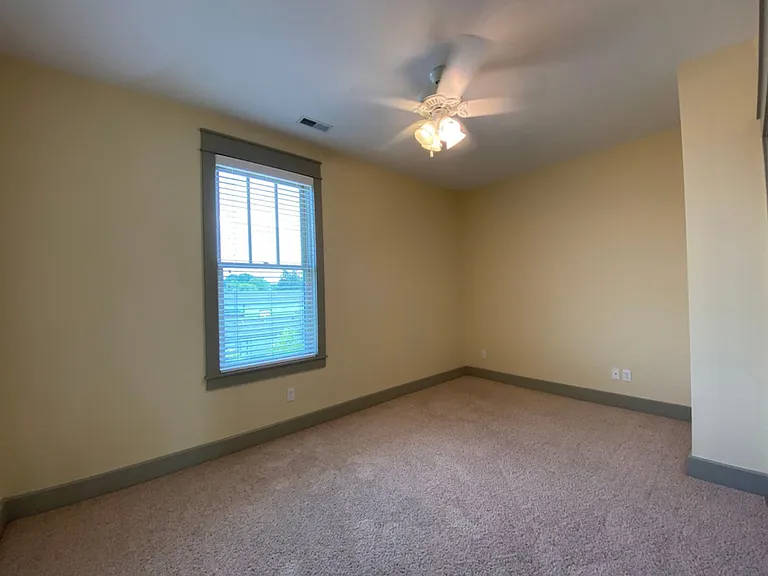 235 W Dodds St — Photo 30