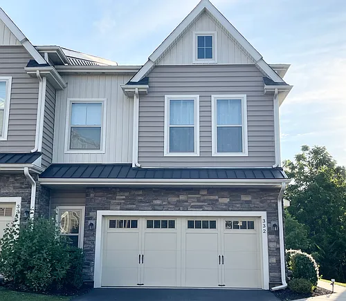 332 Redbud Ln Photo 1