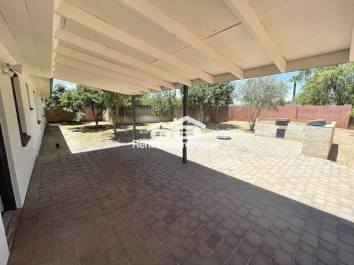 760 N Evergreen St — Photo 18