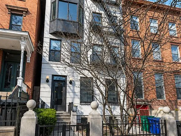 118 Clinton Ave APT 2A, Brooklyn, NY 11205