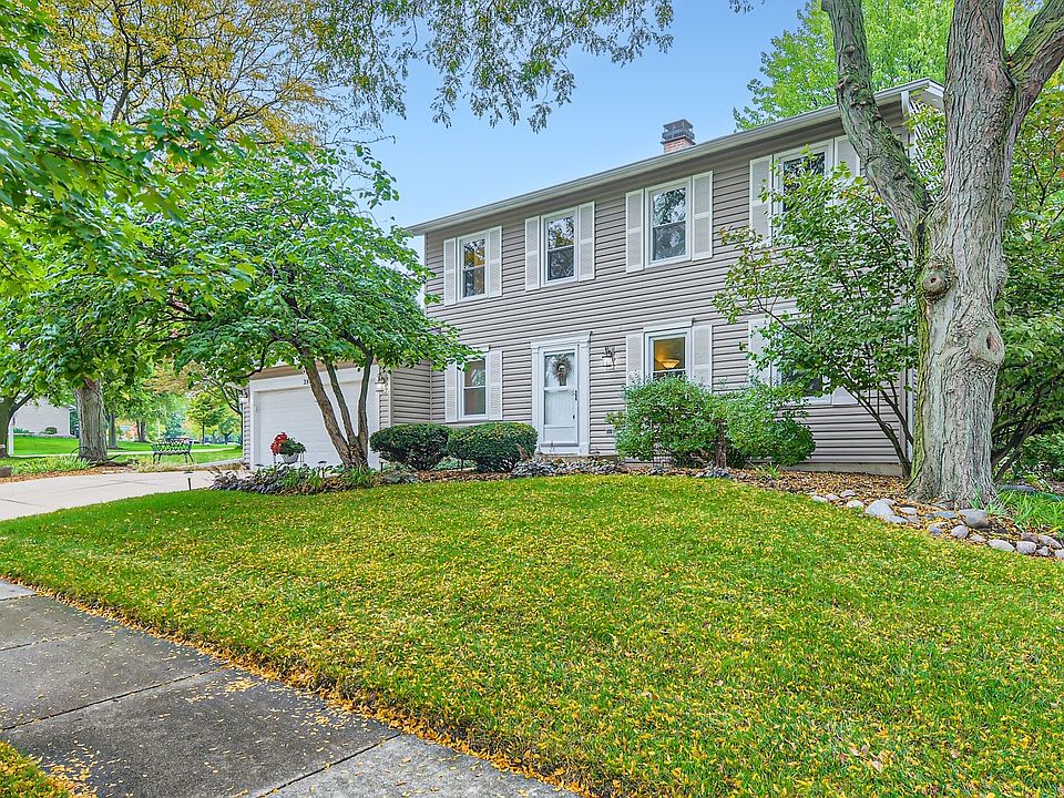 1st image of 3980 N Parkside Dr