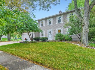 3980 N Parkside Dr, Hoffman Estates, IL 60192