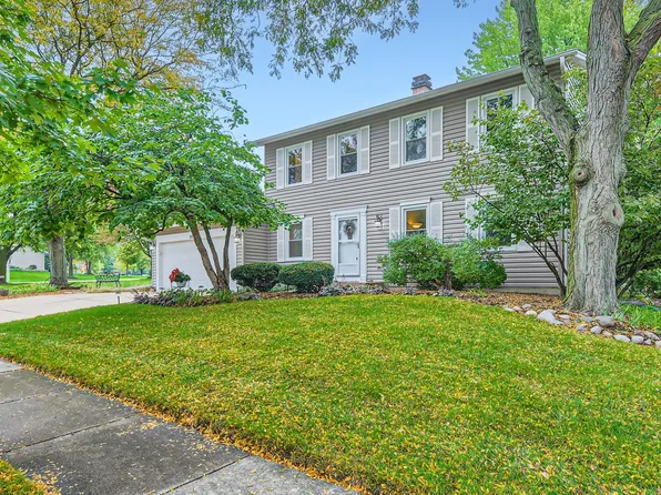 3980 N Parkside Dr, Hoffman Estates, IL 60192