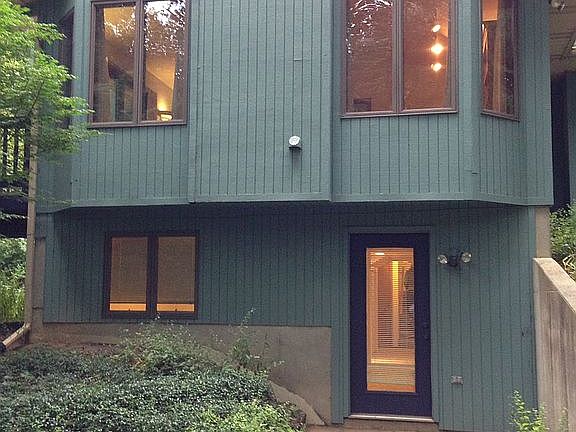 5th image of 2408 Russit Dr NE
