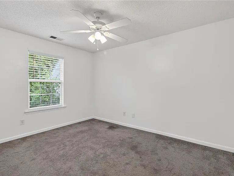 275 Cottonwood Creek Cir — Photo 17