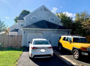 5 Holmes Ct, Freehold, NJ
