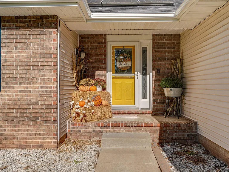 404 E Valley View Rd — Photo 6