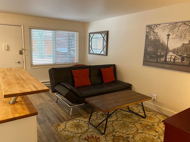1818 Harvard Ave — Photo 10