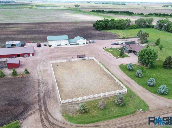 26155 445th Ave, Canistota, SD 57012