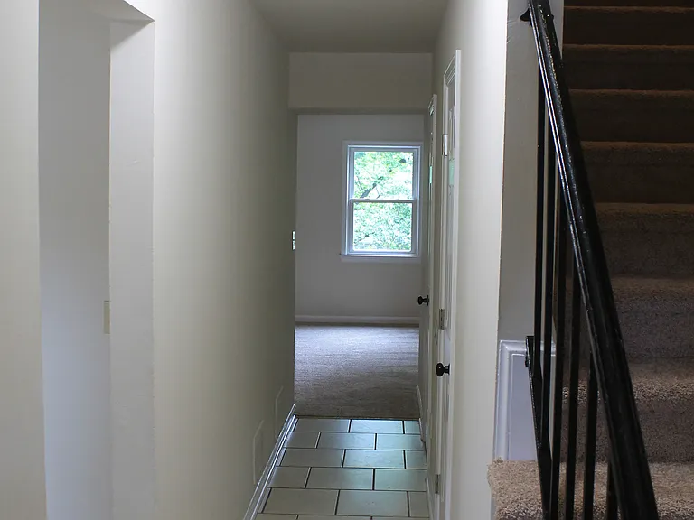 29 Bentley Ct — Photo 2