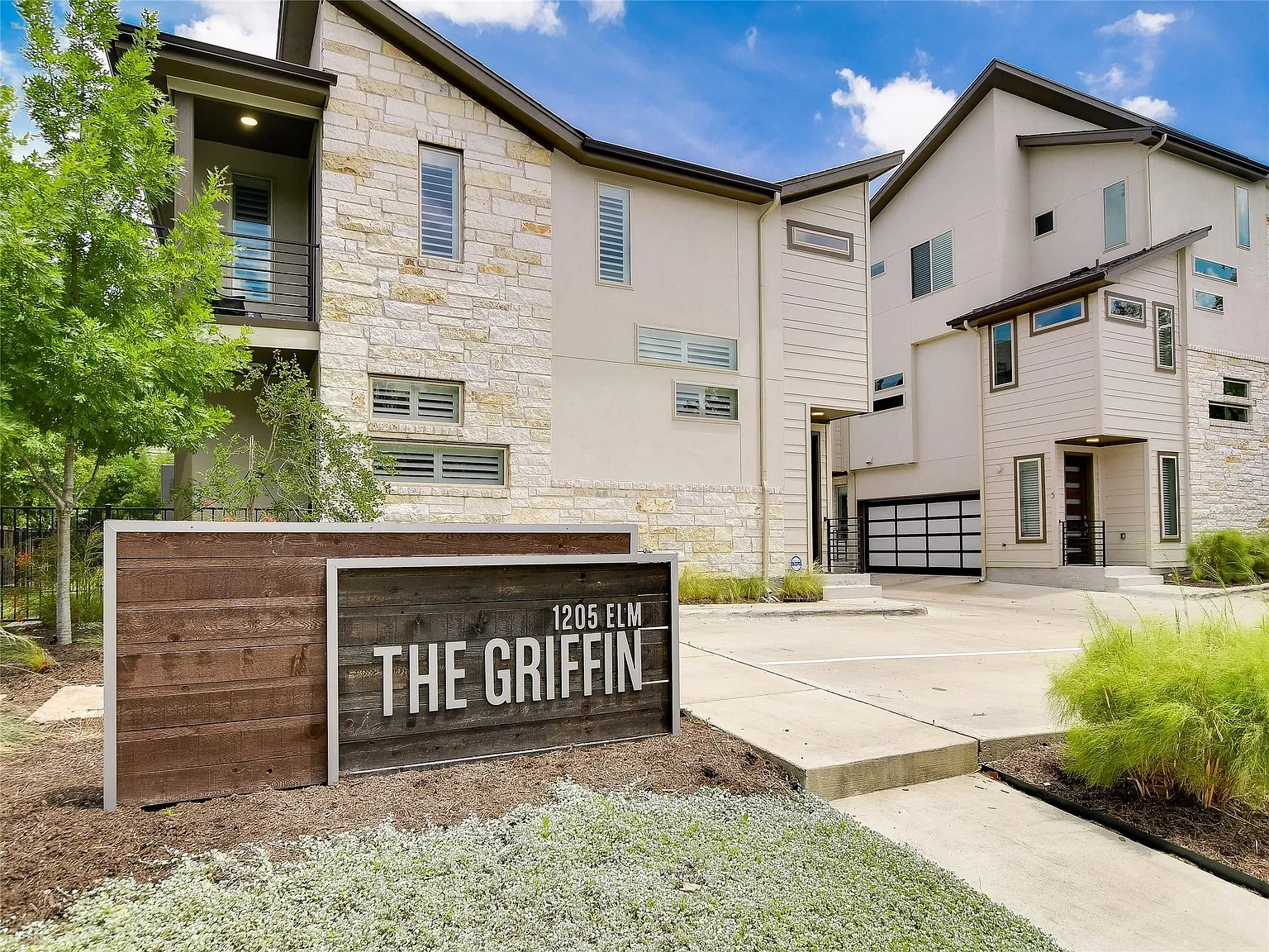 3 bed, 3.5 bath, 2112 sqft, $6,500 — Photo 1