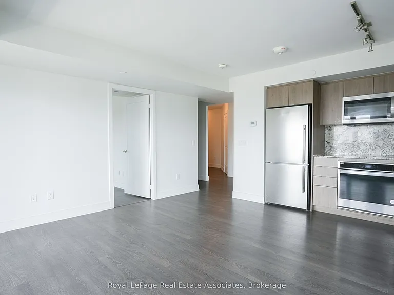 5 Mabelle Ave #1828 — Photo 3