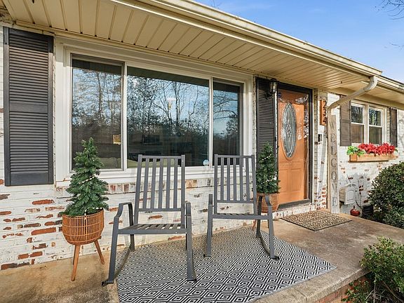 3rd image of 234 Bayberry Dr