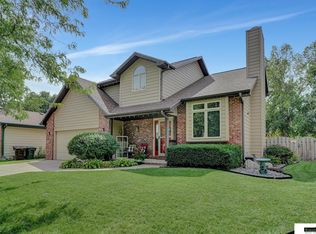 5327 NW 3rd St, Lincoln, NE 68521