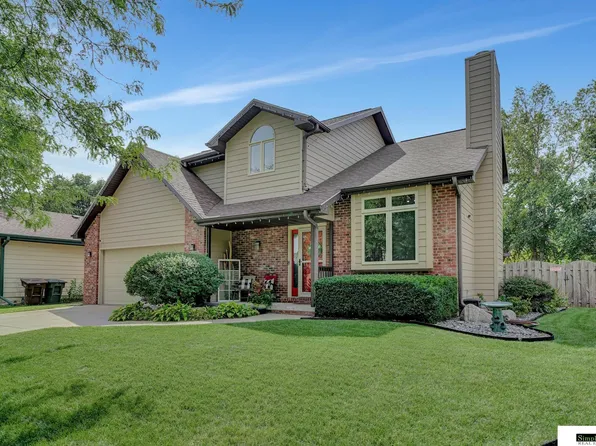 5327 NW 3rd St, Lincoln, NE 68521