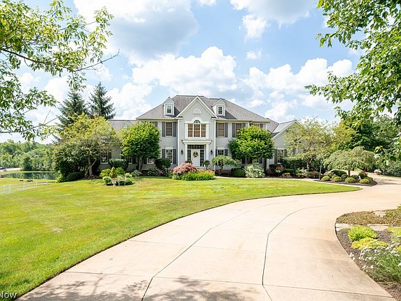 3rd image of 1998 E Hines Hill Rd