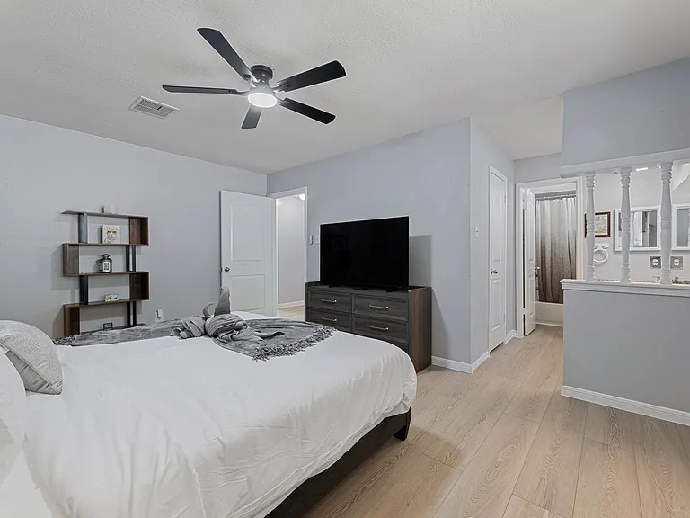 18834 Jodywood Dr — Photo 28