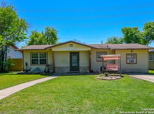 206 Edgebrook Ln, San Antonio, TX 78213