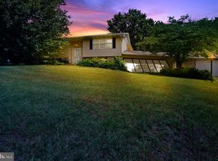 1607 Linmar Dr, Chambersburg, PA 17202