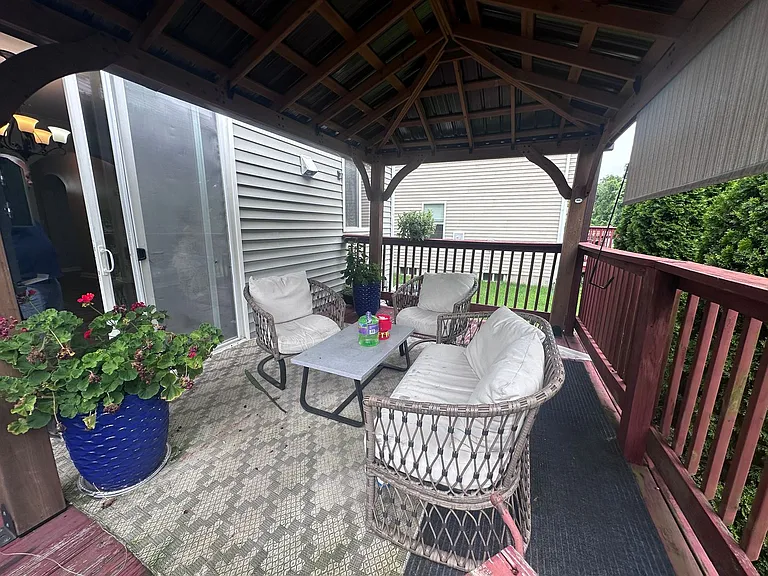 5519 Bannon Crossings Dr — Photo 35