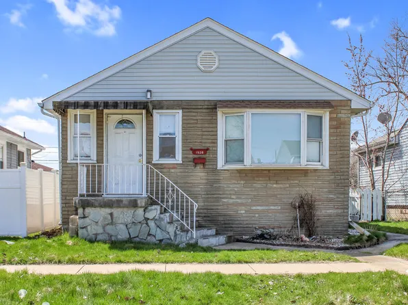 1528 Truman St, Hammond, IN 46320
