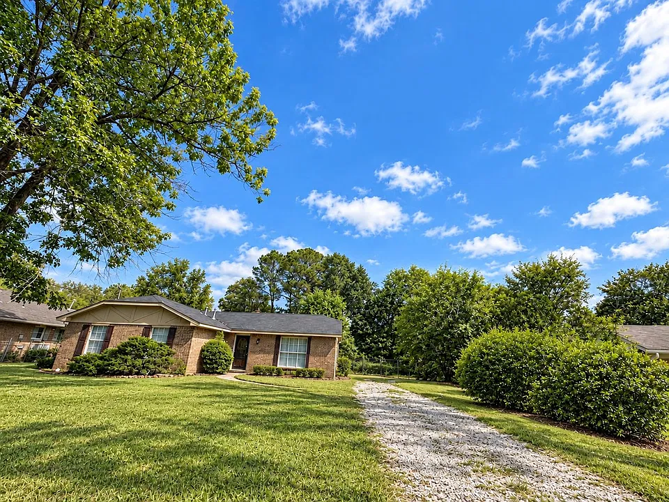 329 Eagerton Rd