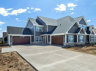 3055 Shanes Way, Bettendorf, IA 52722