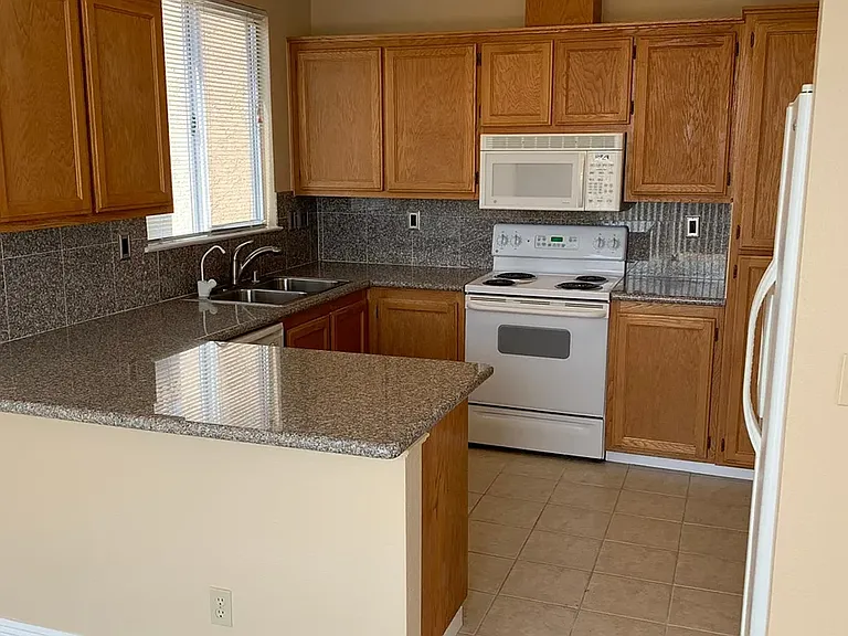 229 Potrero St — Photo 5