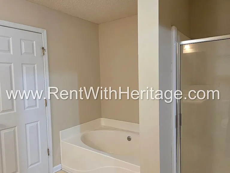 2028 Sweet Bay Dr — Photo 29