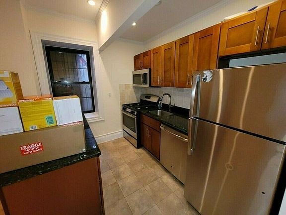 3rd image of 163 E 36th St #1CC