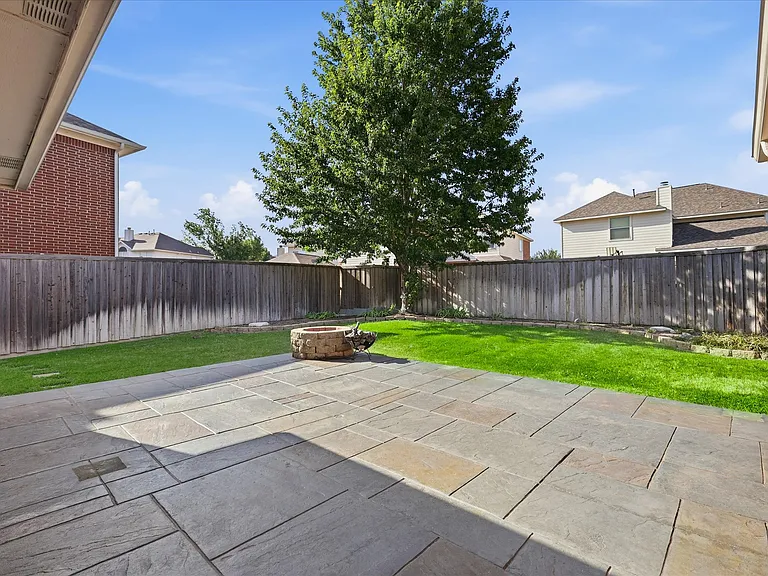5625 Overland Dr — Photo 31