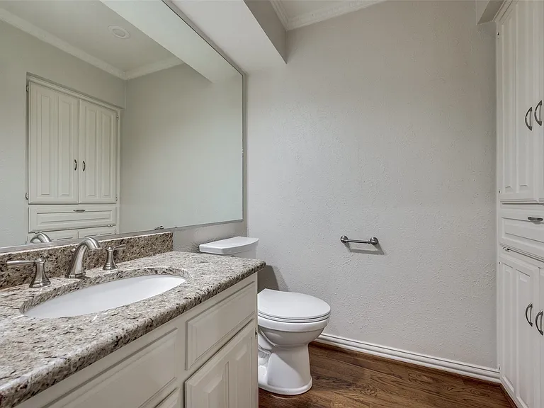 Powder bath off den