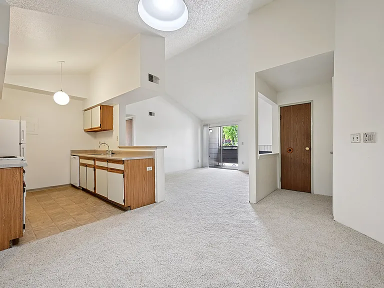 Hunter's Run Apartments — Photo 7