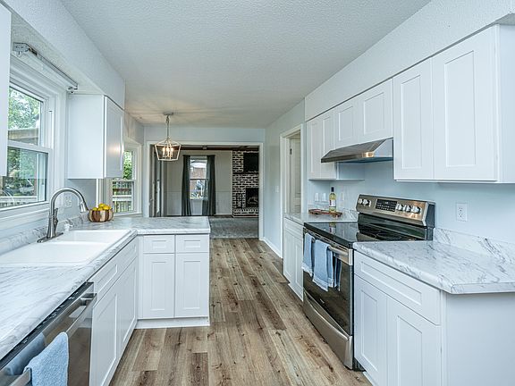 4th image of 106 Dunmow Dr