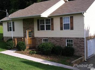 1134 Sunshine Dr, Dandridge, TN 37725