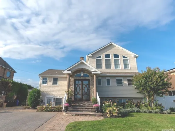 503 Corbin, West Islip, NY 11795