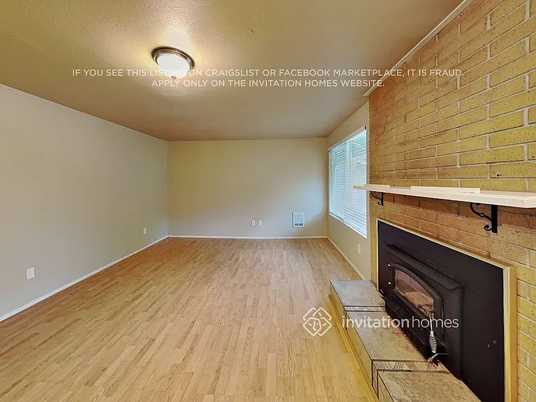 5823 60th Dr NE — Photo 3