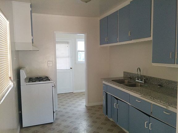 4th image of 437 S Marguerita Ave