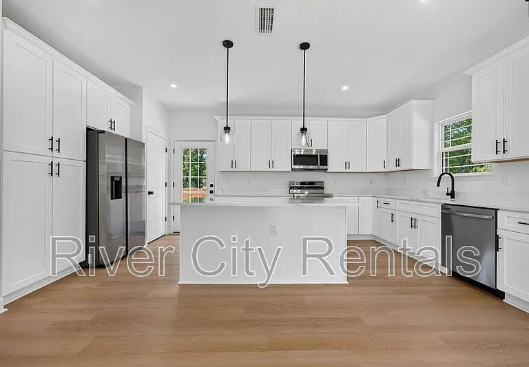 1181 Floyd St — Photo 7