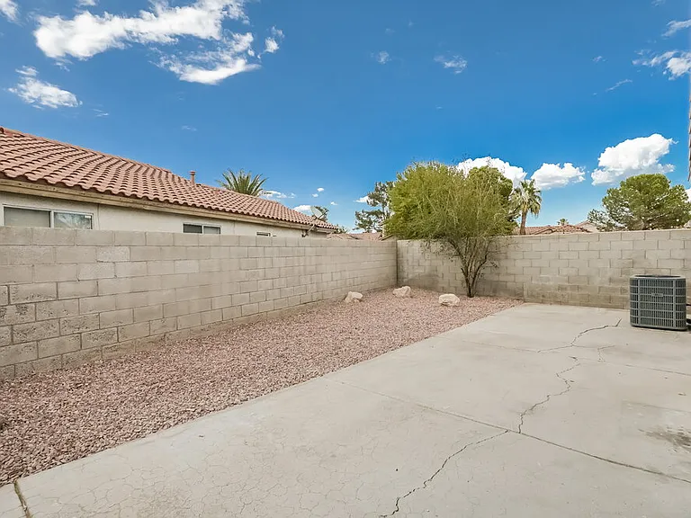 2562 Machado Dr — Photo 15