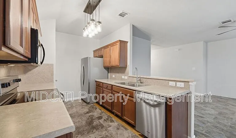 3414 Zachary St — Photo 3