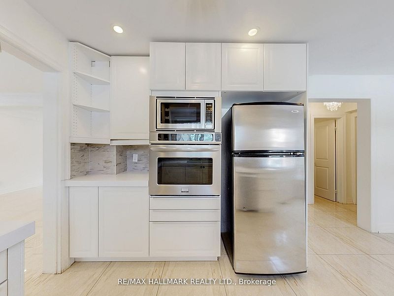Toronto House for rent - 5 Bedrooms — photo 12