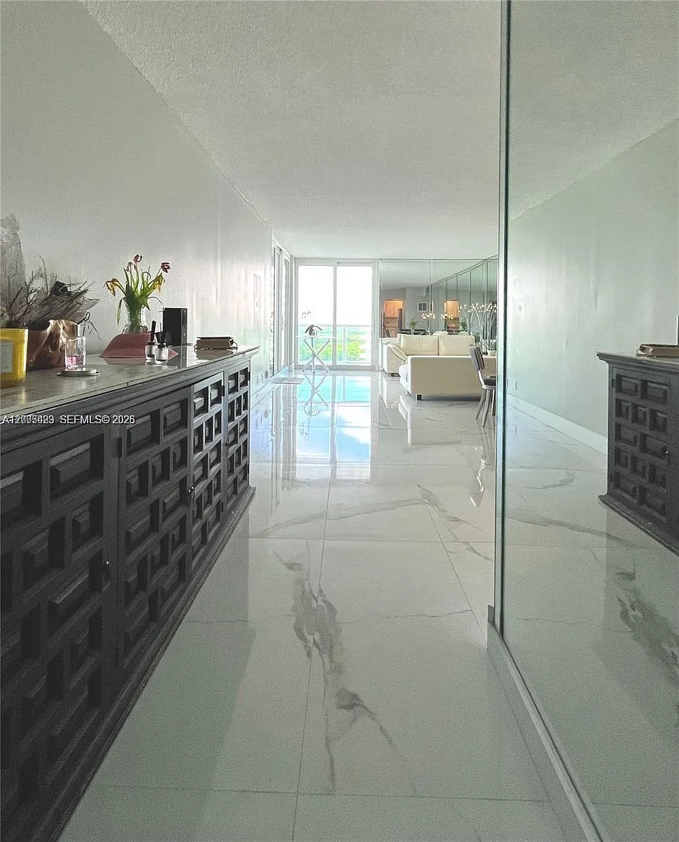 Building Photo - 100 Bayview Dr #1827